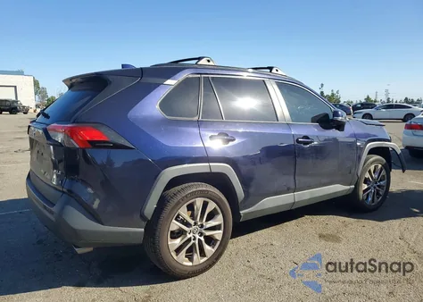 2021 Toyota Rav4 Xle Premium z USA, uszkodzony, nr VIN 2T3C1RFV0MW128659
